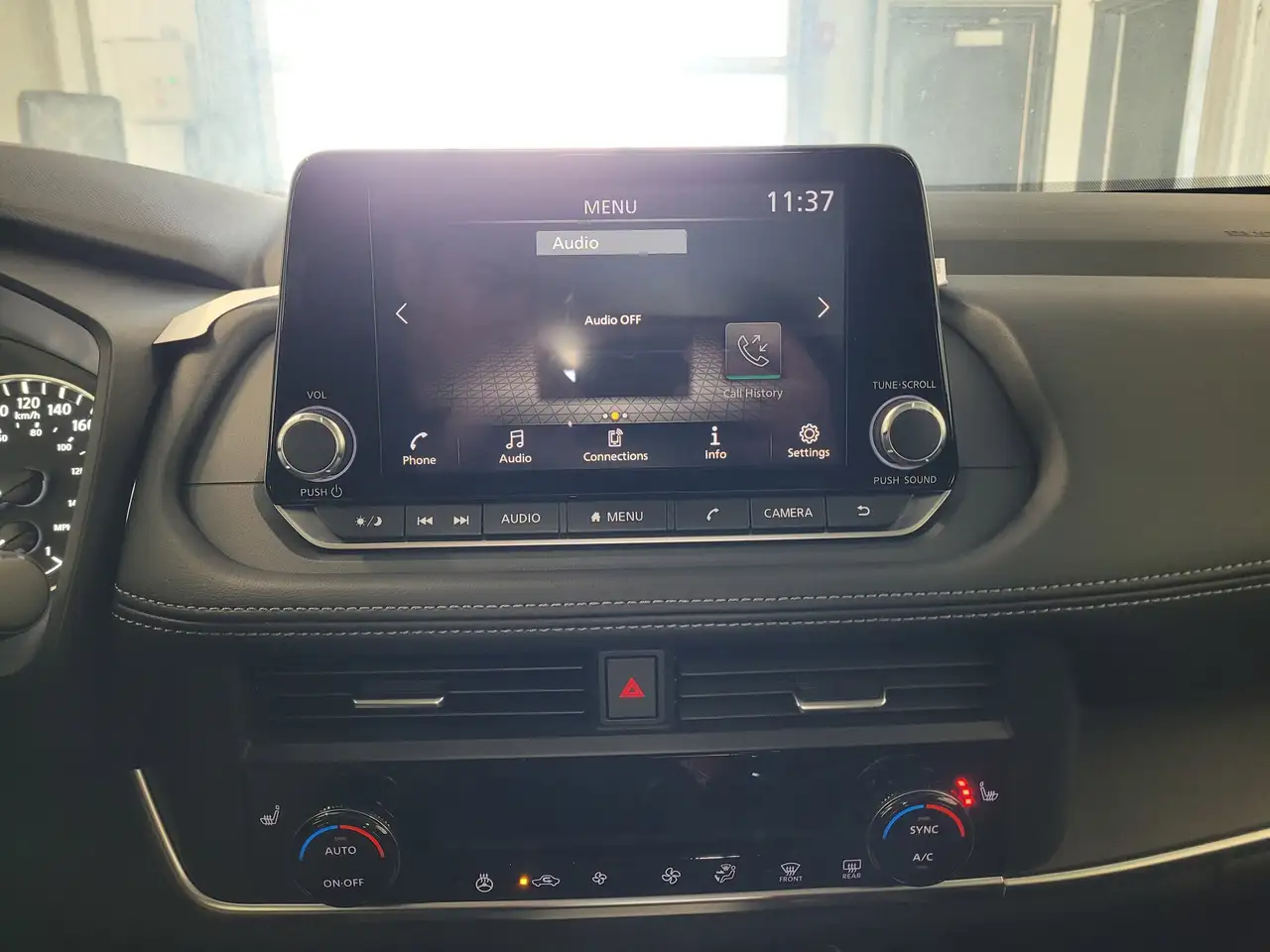 Nissan Rogue снимка Nissan Rogue