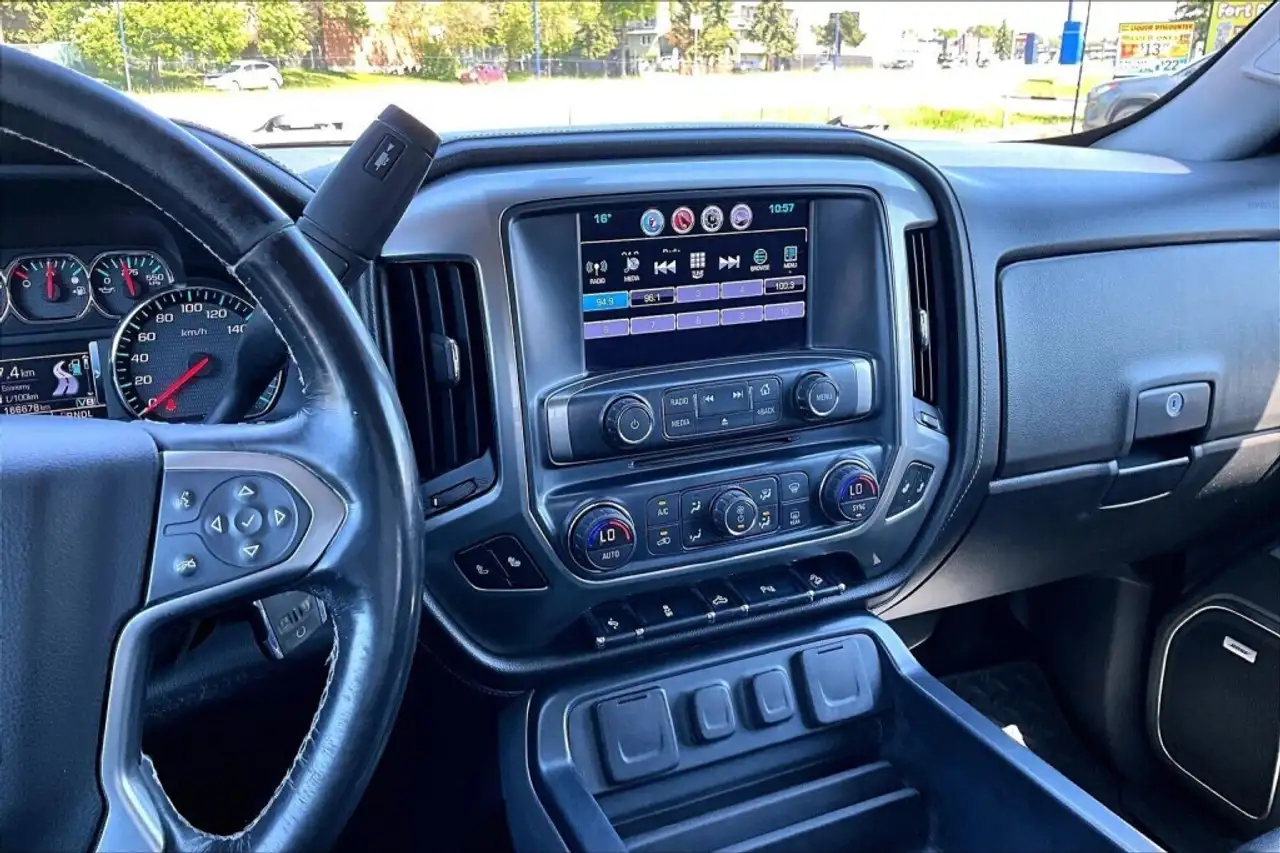Chevrolet Silverado 1500 снимка Chevrolet Silverado 1500