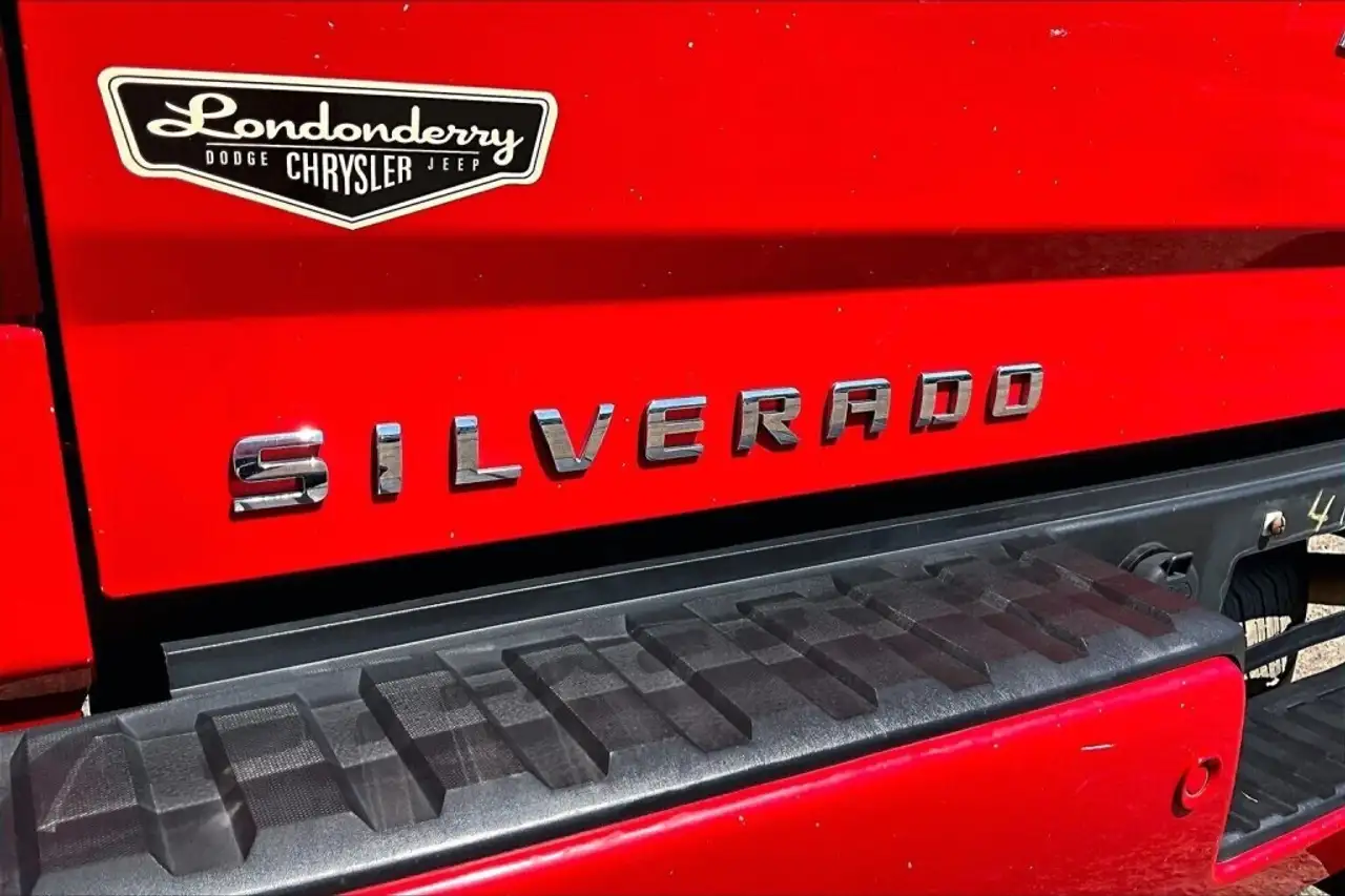 Chevrolet Silverado 1500 снимка Chevrolet Silverado 1500