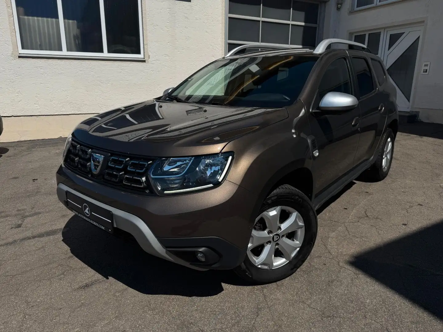 Dacia Duster II Prestige 4WD 8RÄDER 360 NAVI SHZ TEMPO Brun - 1
