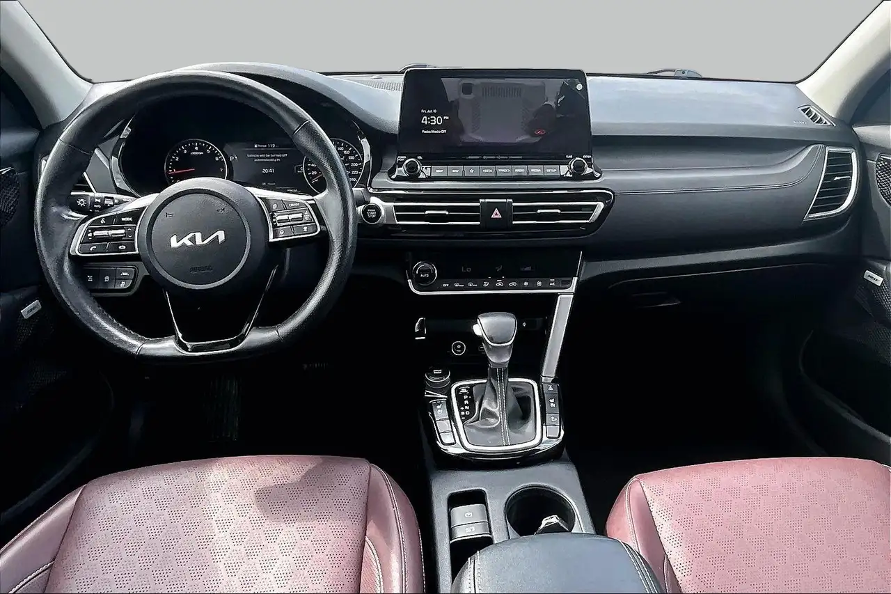 Kia Seltos снимка Kia Seltos
