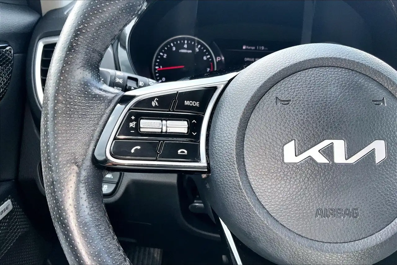 Kia Seltos снимка Kia Seltos