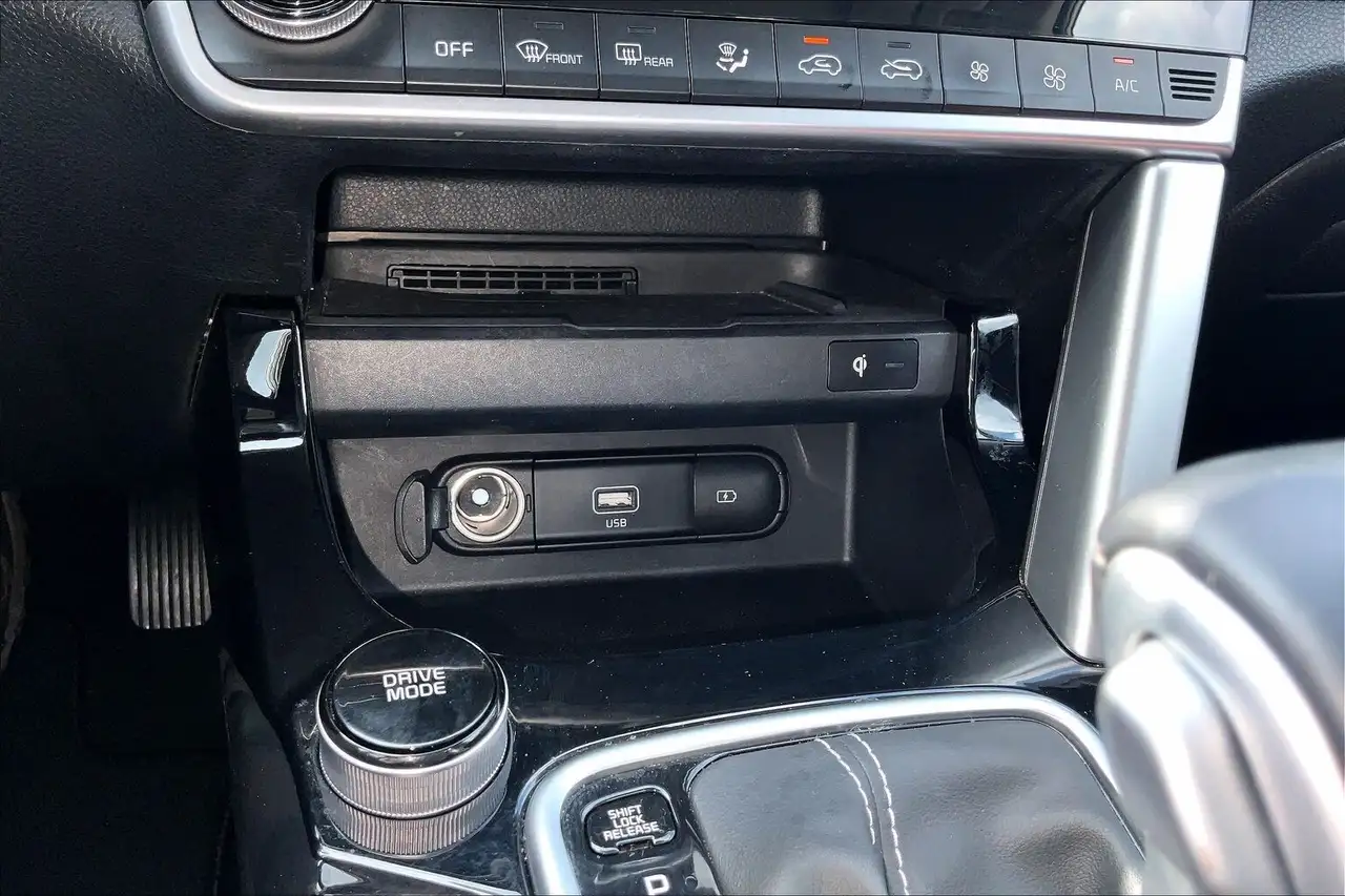 Kia Seltos снимка Kia Seltos