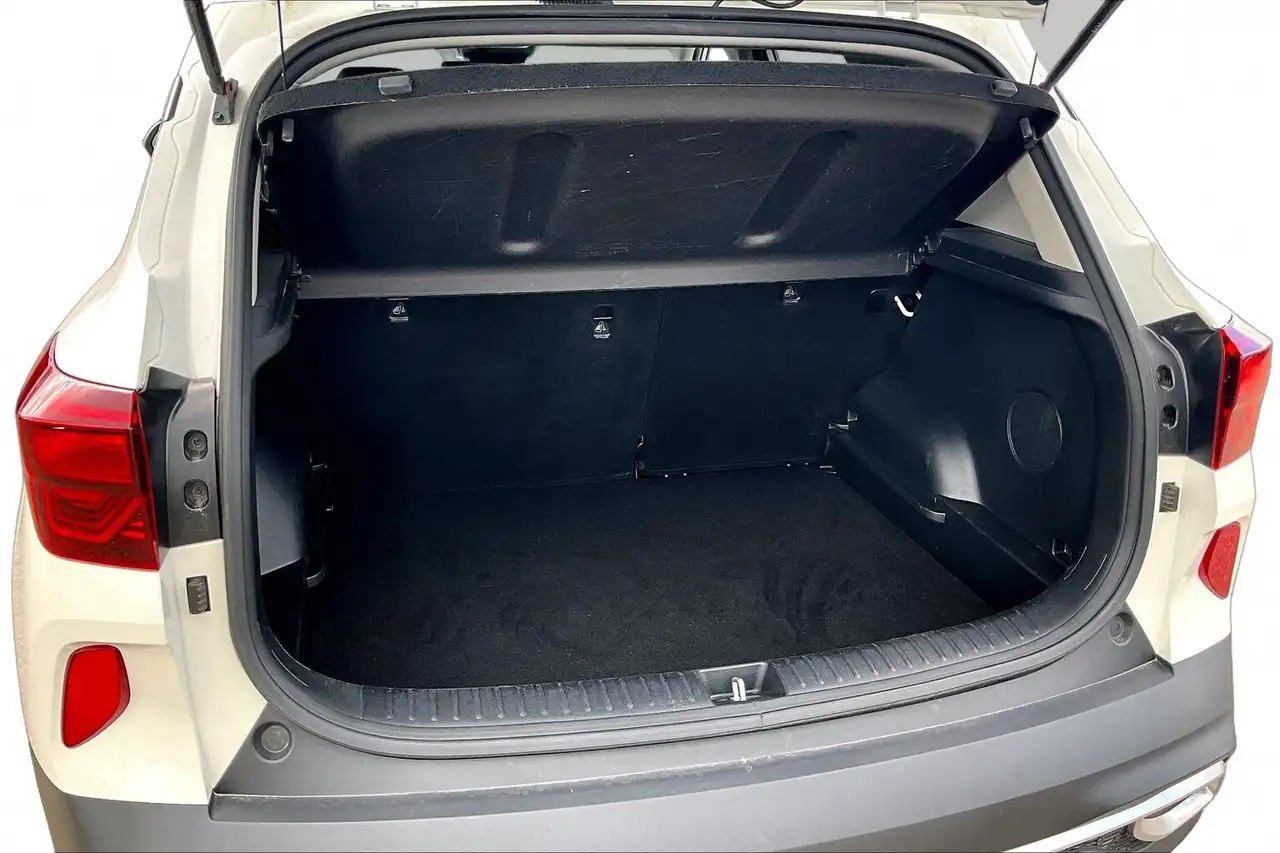 Kia Seltos снимка Kia Seltos