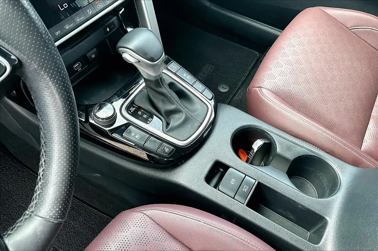 Kia Seltos снимка Kia Seltos