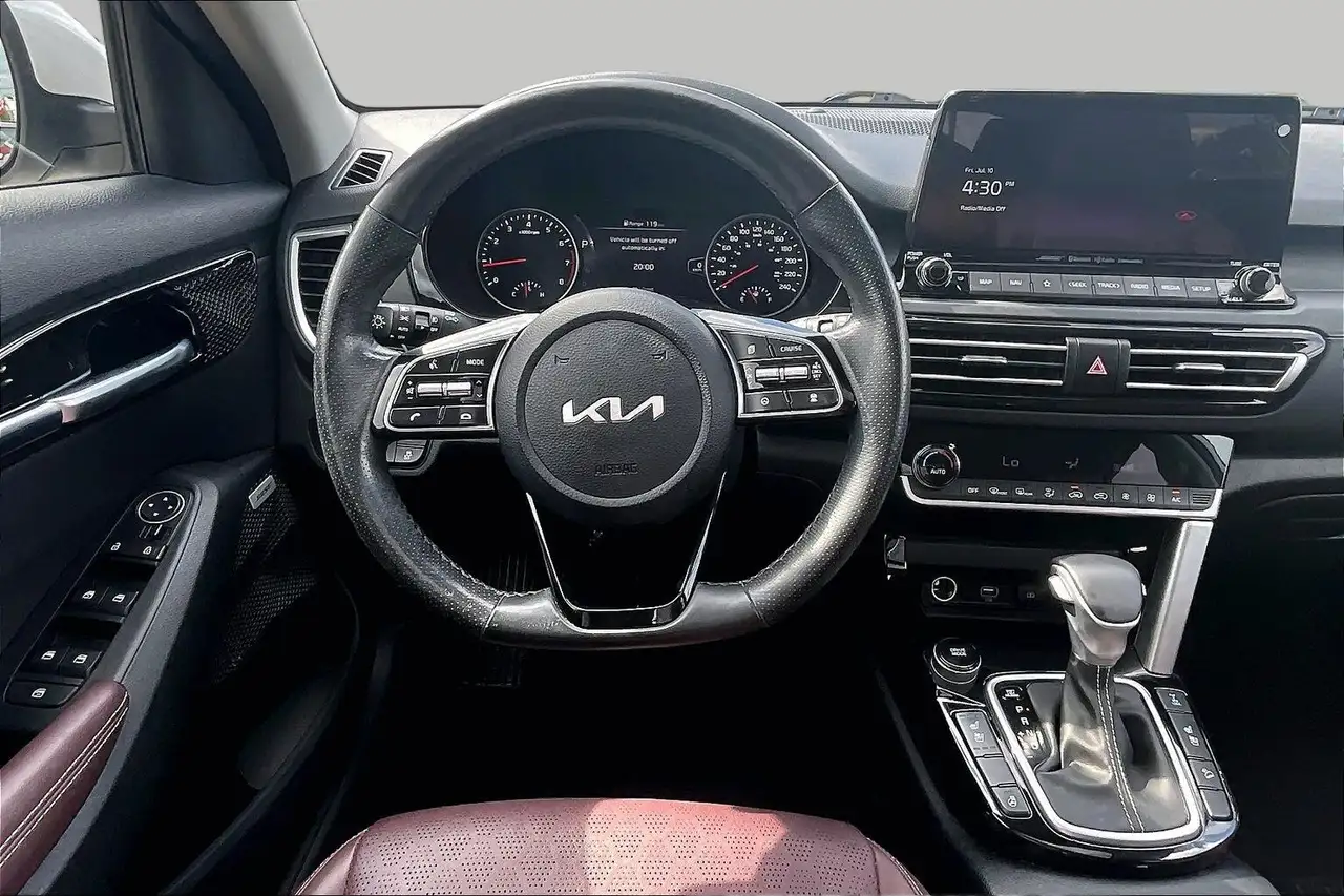 Kia Seltos снимка Kia Seltos