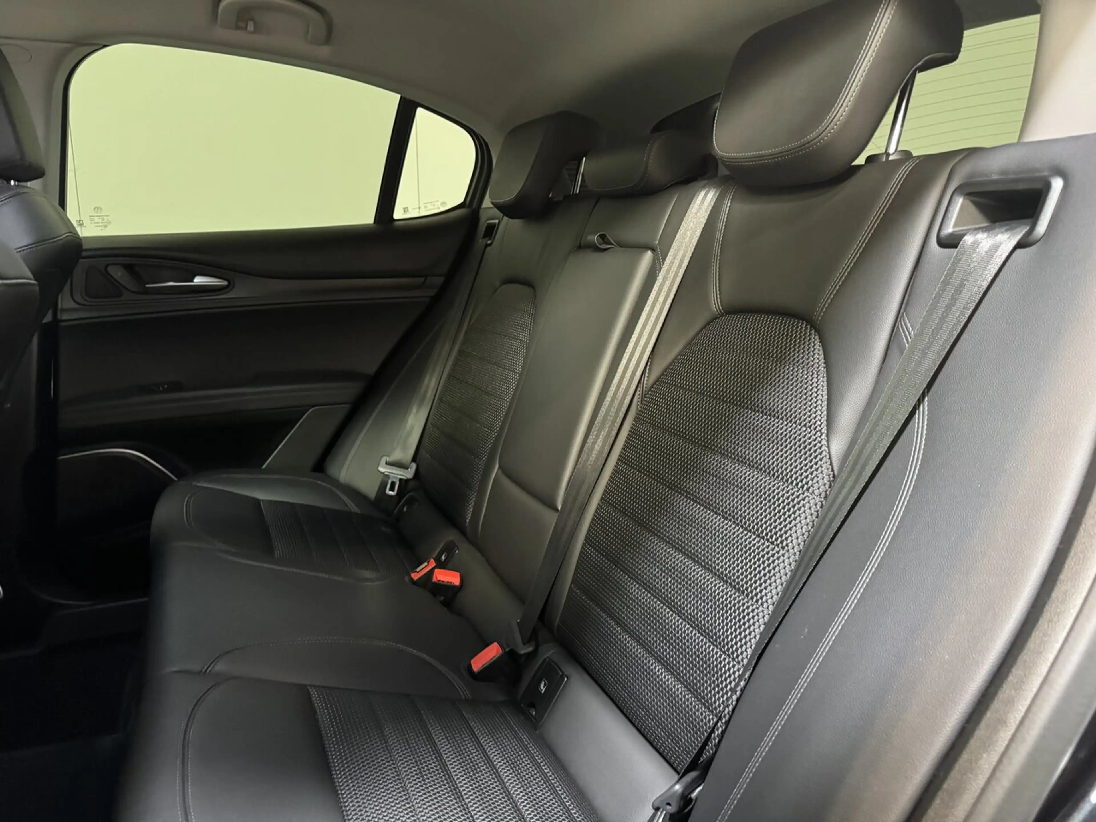Alfa Romeo Stelvio 2.0 Benzine Autom. 4x4 - Airco - Topstaat! — photo 10