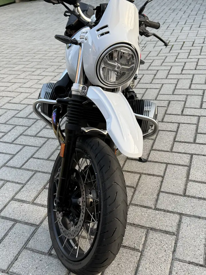 BMW R nineT