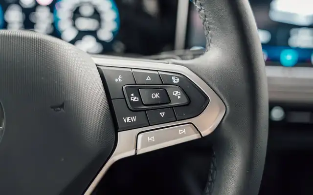 Volkswagen Golf view 14