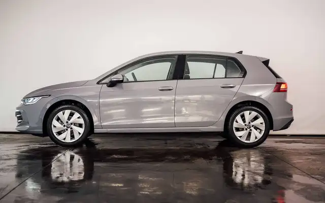 Volkswagen Golf view 2