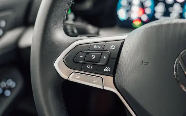Volkswagen Golf view 13