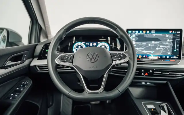 Volkswagen Golf view 12