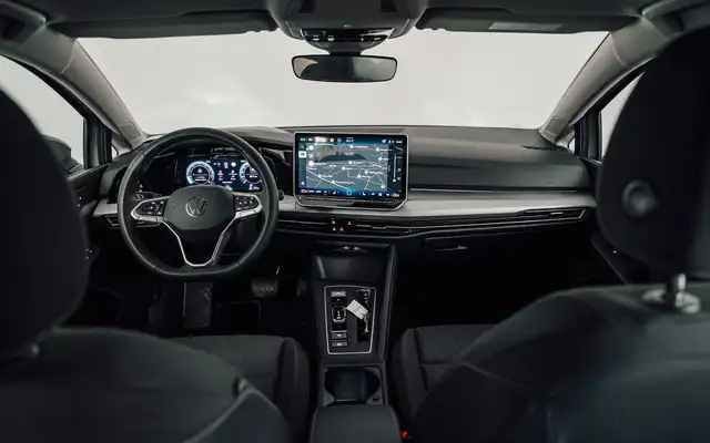Volkswagen Golf view 11