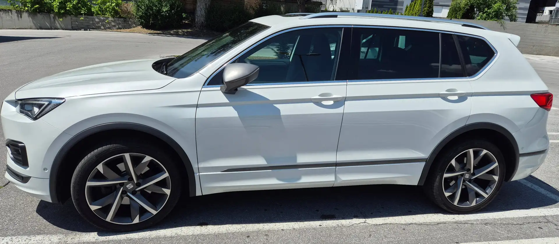 SEAT Tarraco Tarraco 2,0 TSI ACT FR 4Drive DSG FR Weiß - 1