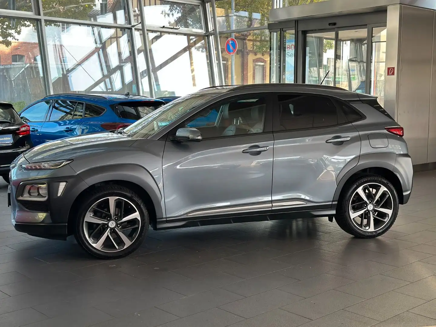 Hyundai KONA Style 2WD Gris - 2