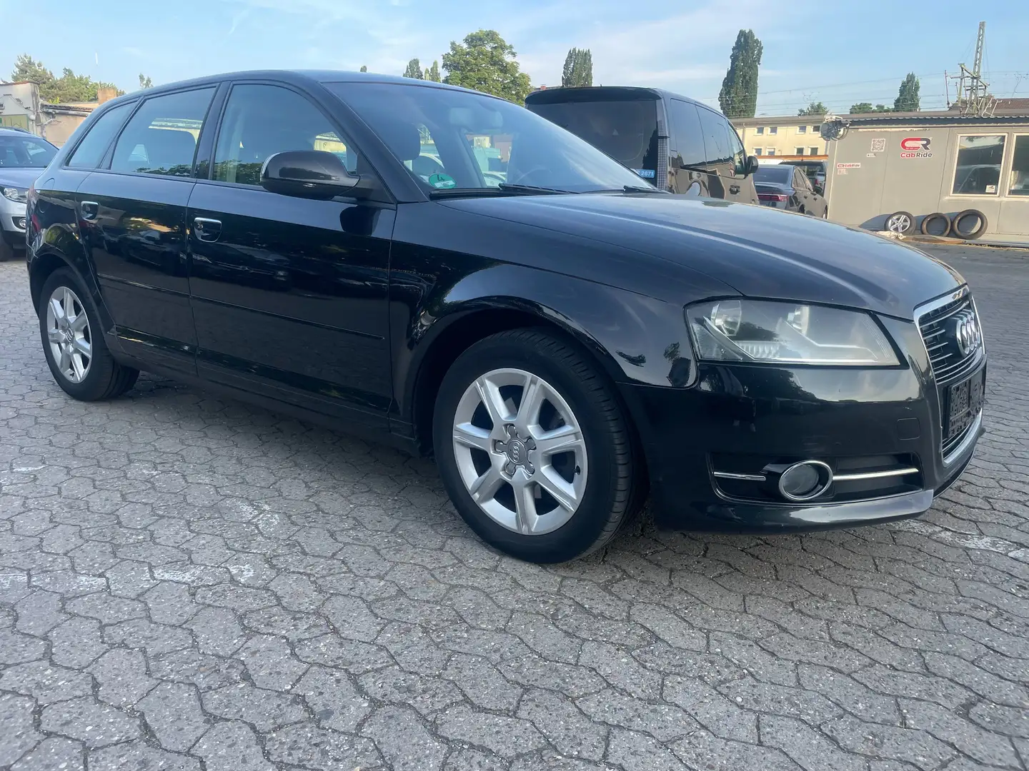 Audi A3 1.4 TFSI Ambiente/AUT-GTR/TEM/PDC/SHZ/STH Zwart - 1