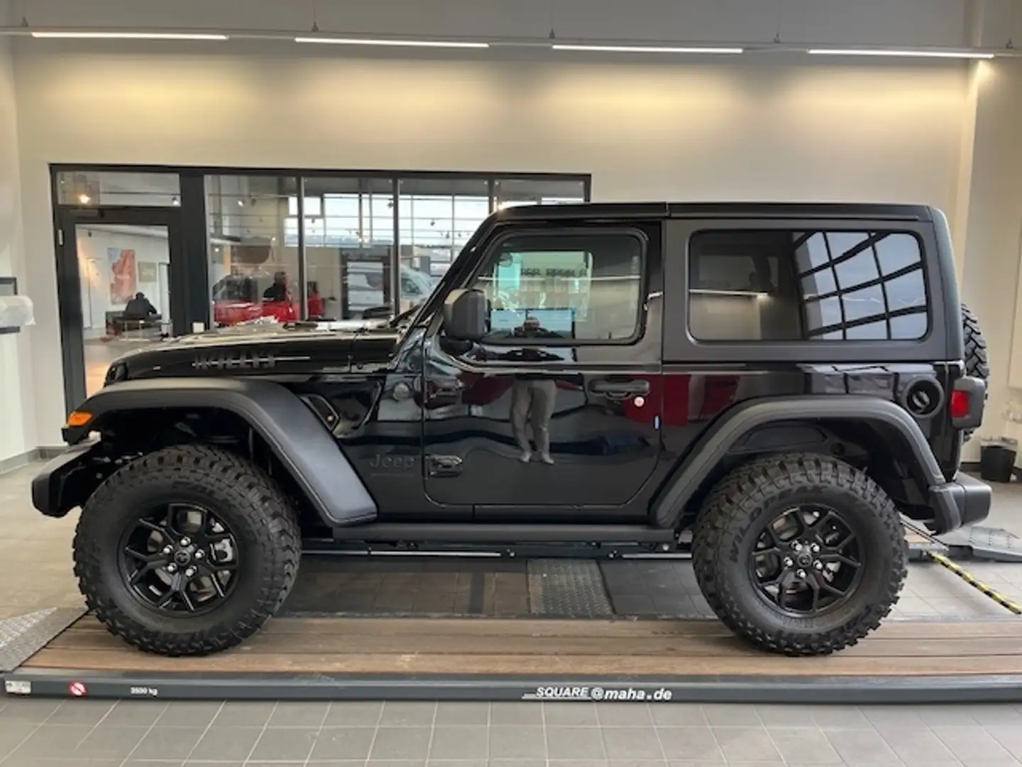 Jeep Wrangler Willys 2-Türer 2.0 T-GDI 4x4 MY25 AUGUST ''25 AHK Schwarz - 2