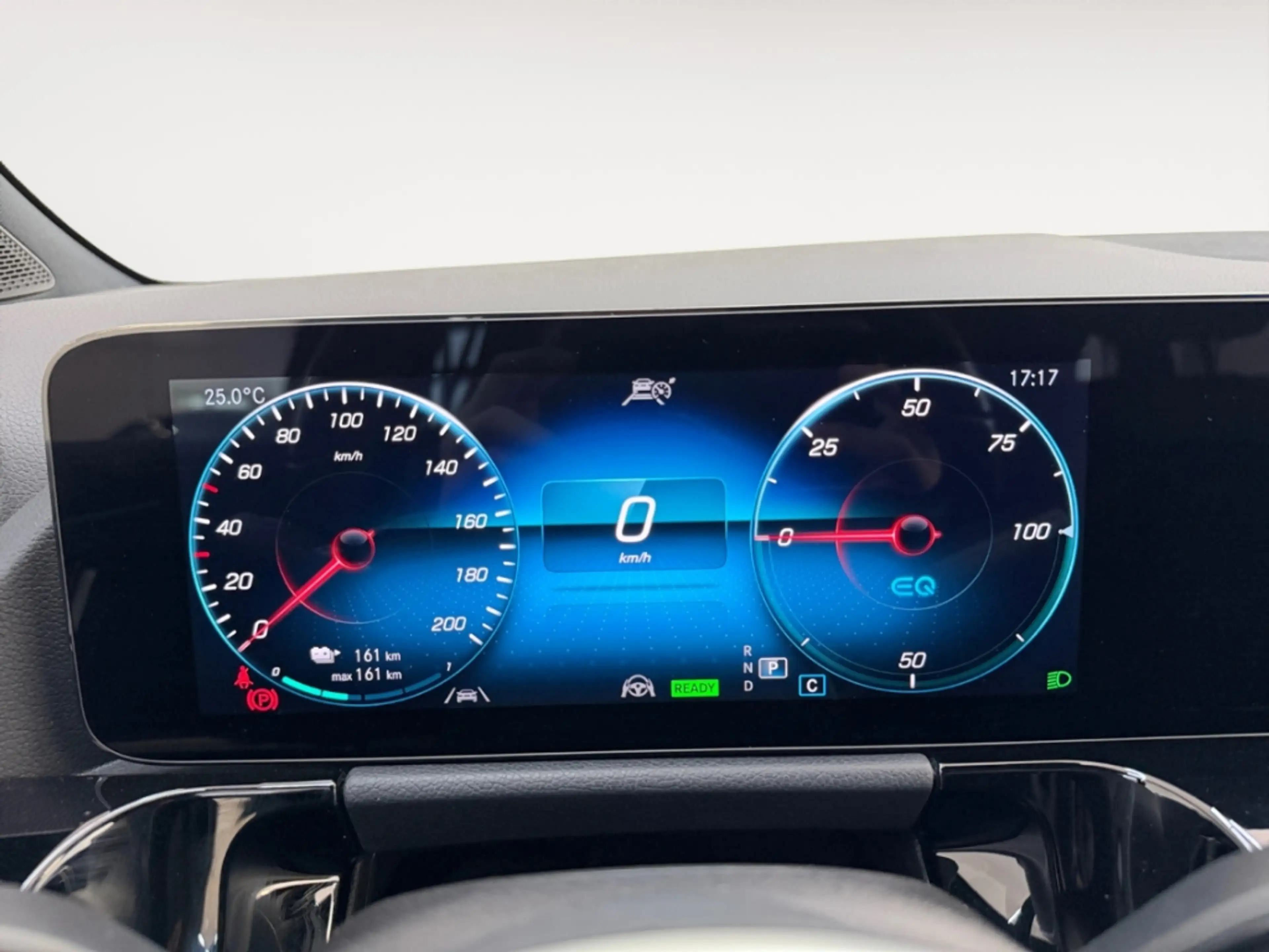 Mercedes-Benz EQA 4Matic B-ZERT AUTOMATIK NAV LED AHK DIG-DISPLAY KA — photo 11
