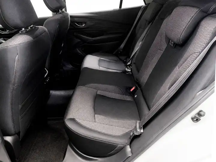 Subaru Outback 2023, foto 12