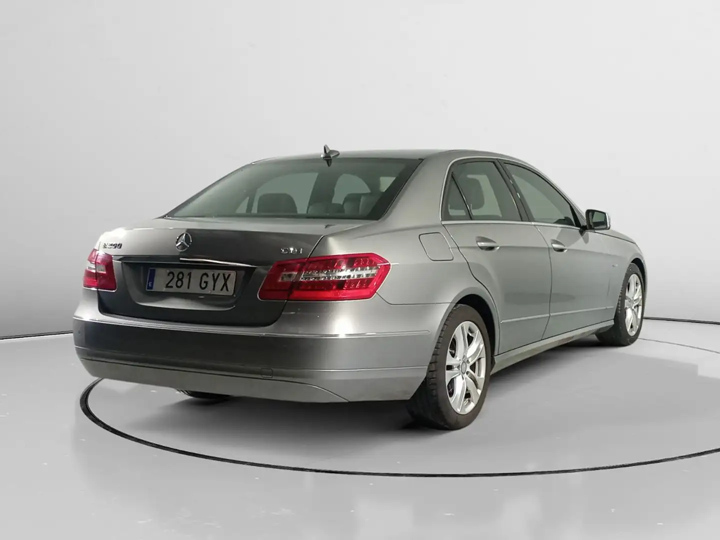Mercedes-Benz E 200 200CDI BE Aut. Gris - 2