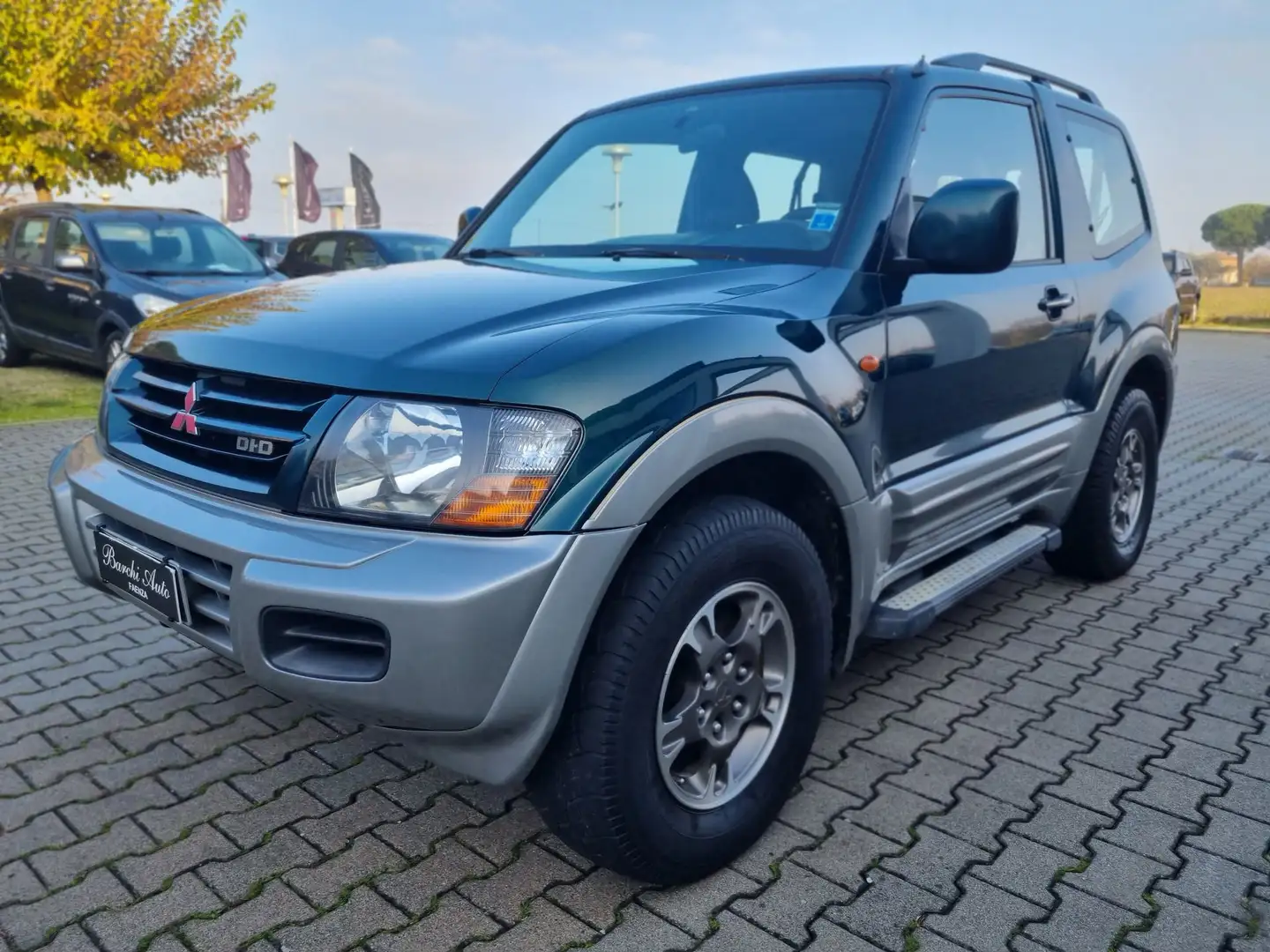 Mitsubishi Pajero Pajero 3.2 16V DI-D 3p. GLS Grün - 2