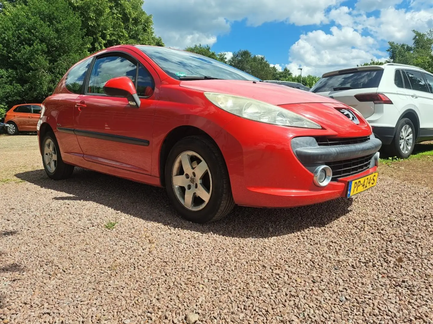 Peugeot 207 1.4 i XR 75 Pk Urban Move Airco, Lmv Rood - 1