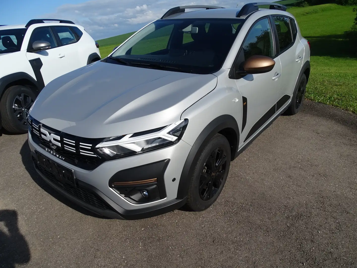 Dacia Sandero Stepway Extreme+ Silber - 1