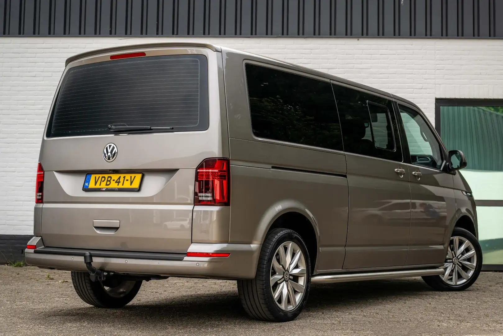 Volkswagen T6.1 Transporter 2.0 TDI L2H1 DC Bulli Dubbel Cabine DC 2x schuifd. Beige - 2