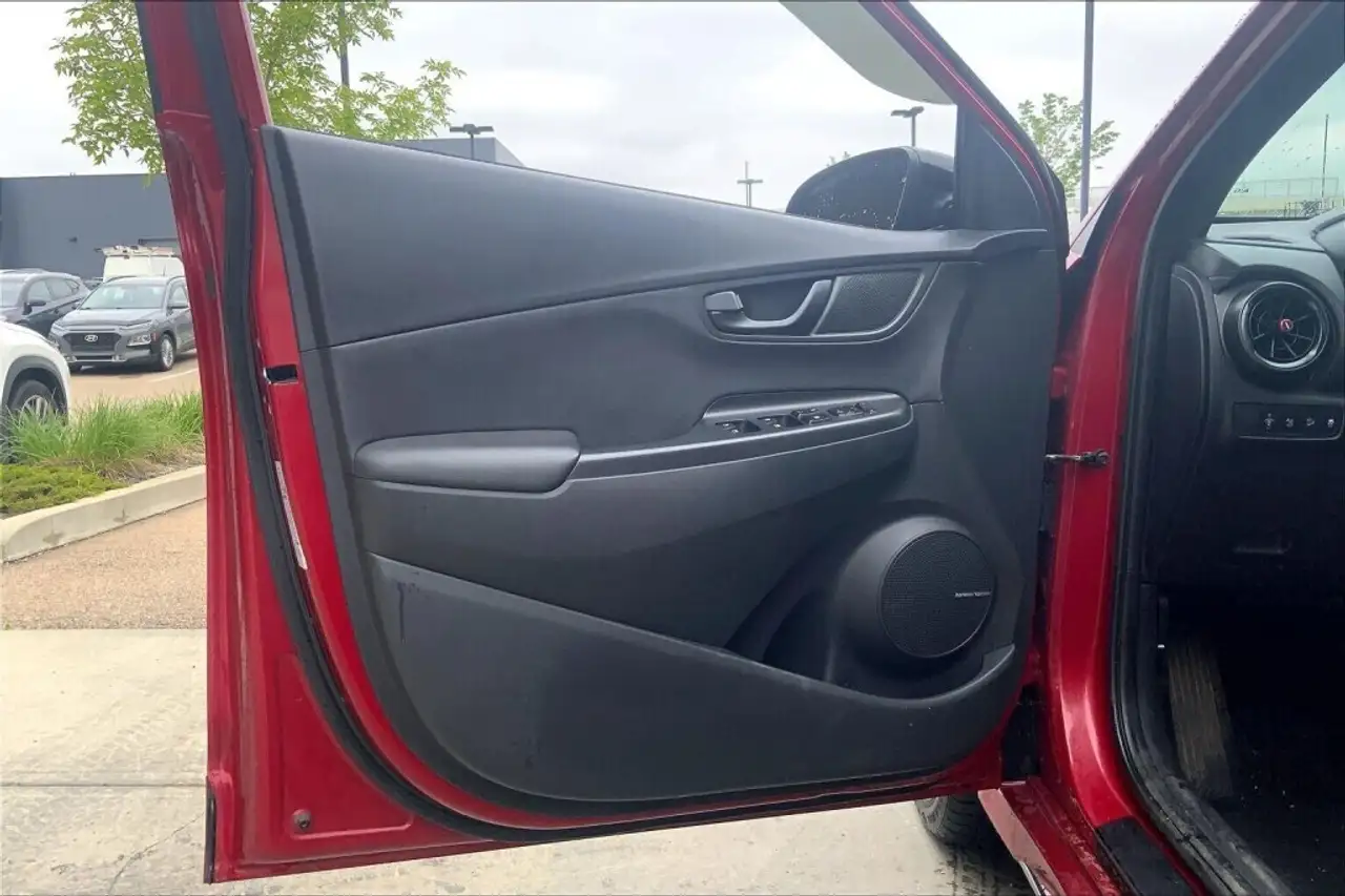 Hyundai KONA снимка Hyundai KONA