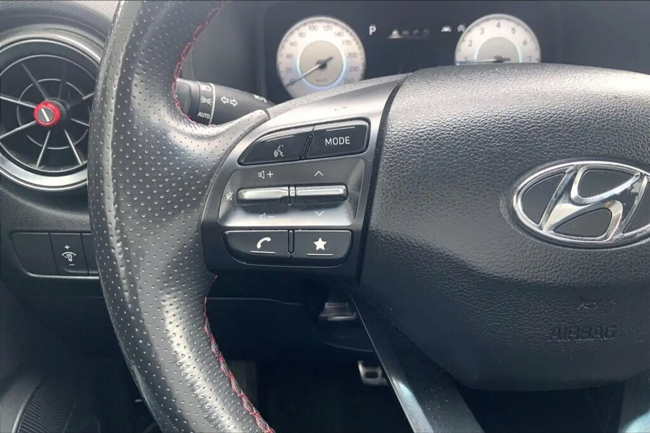 Hyundai KONA снимка Hyundai KONA