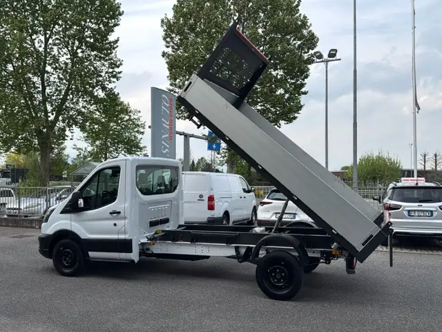 Ford Transit Cassone ribaltabile trilaterale 35Q