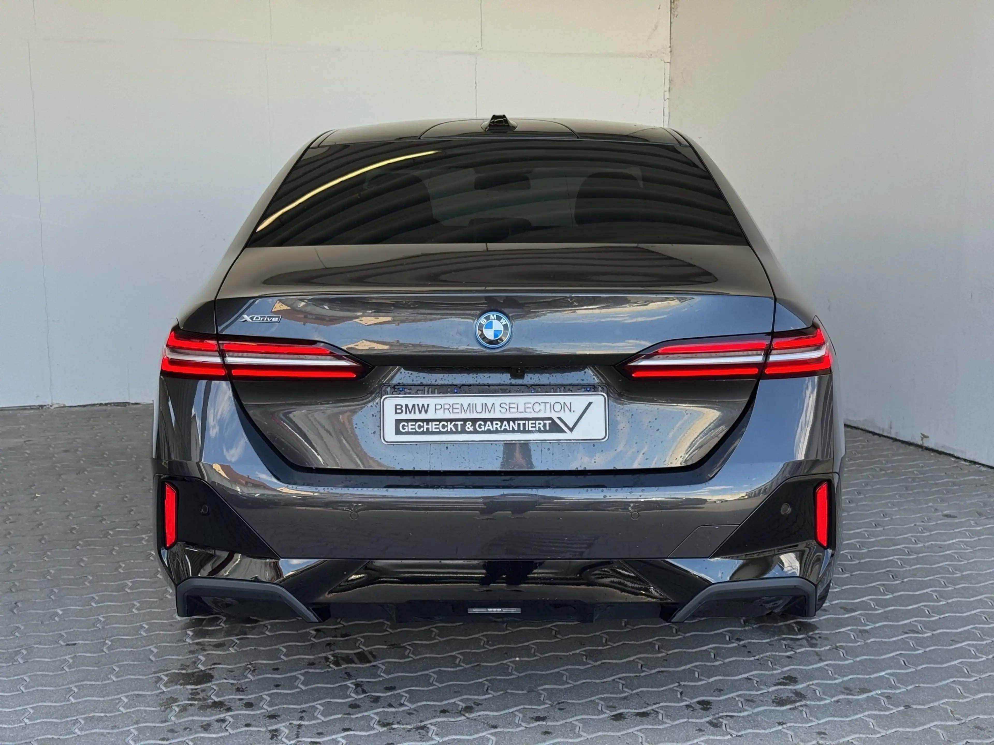 BMW 550 e xDrive Lim. M Sport LiveCock.ParkAss.PGD.LE — photo 5