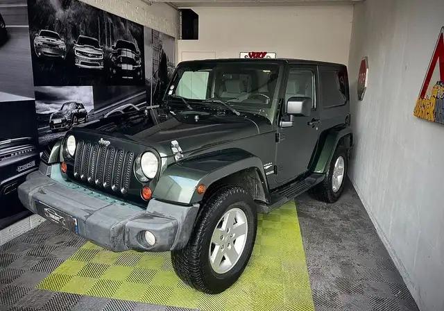 Jeep Wrangler 3.8 v6 200 sahara bva 3p