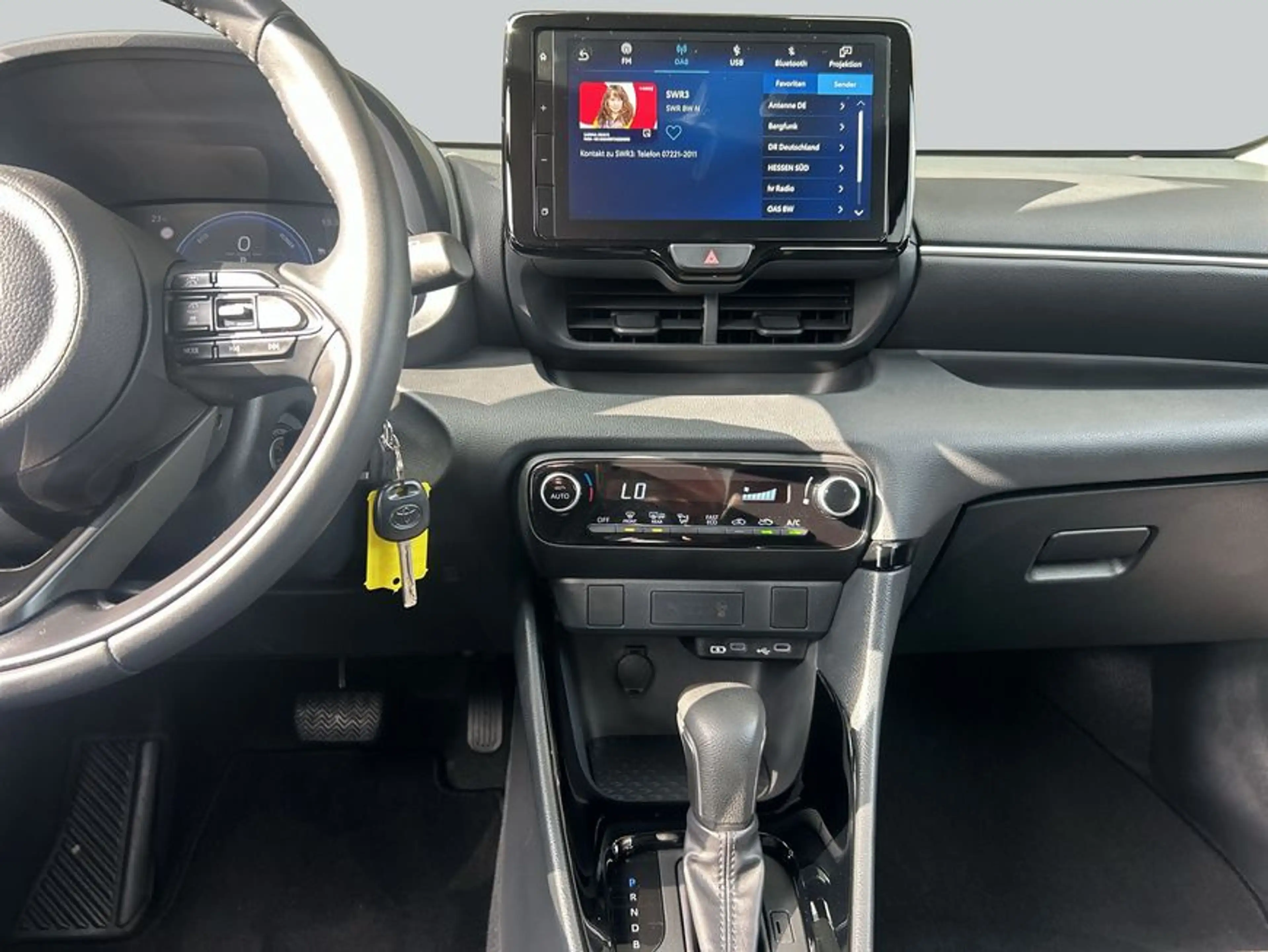 Toyota Yaris Hybrid 116 1.5 VVT-i Teamplayer — photo 14