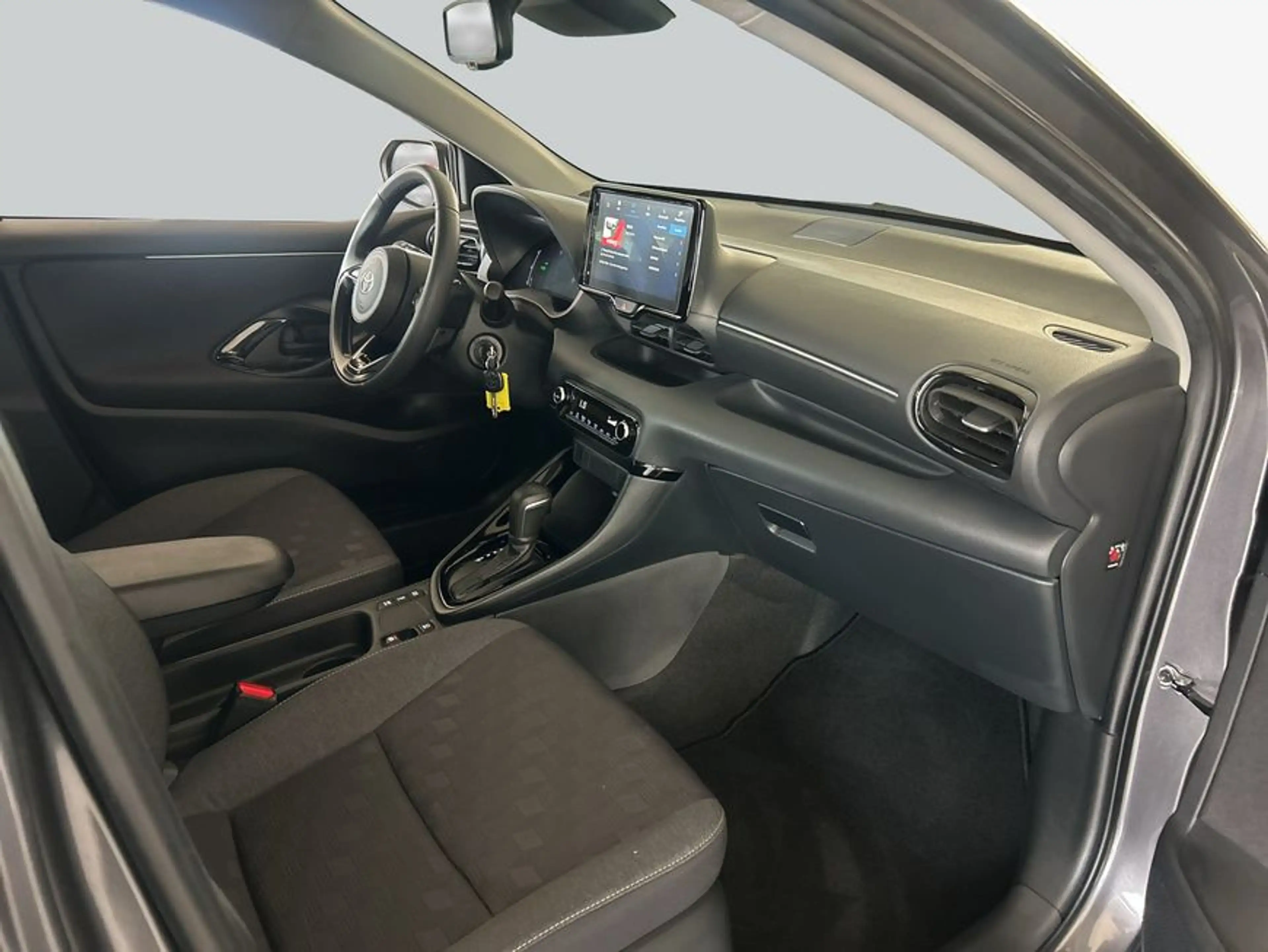 Toyota Yaris Hybrid 116 1.5 VVT-i Teamplayer — photo 12