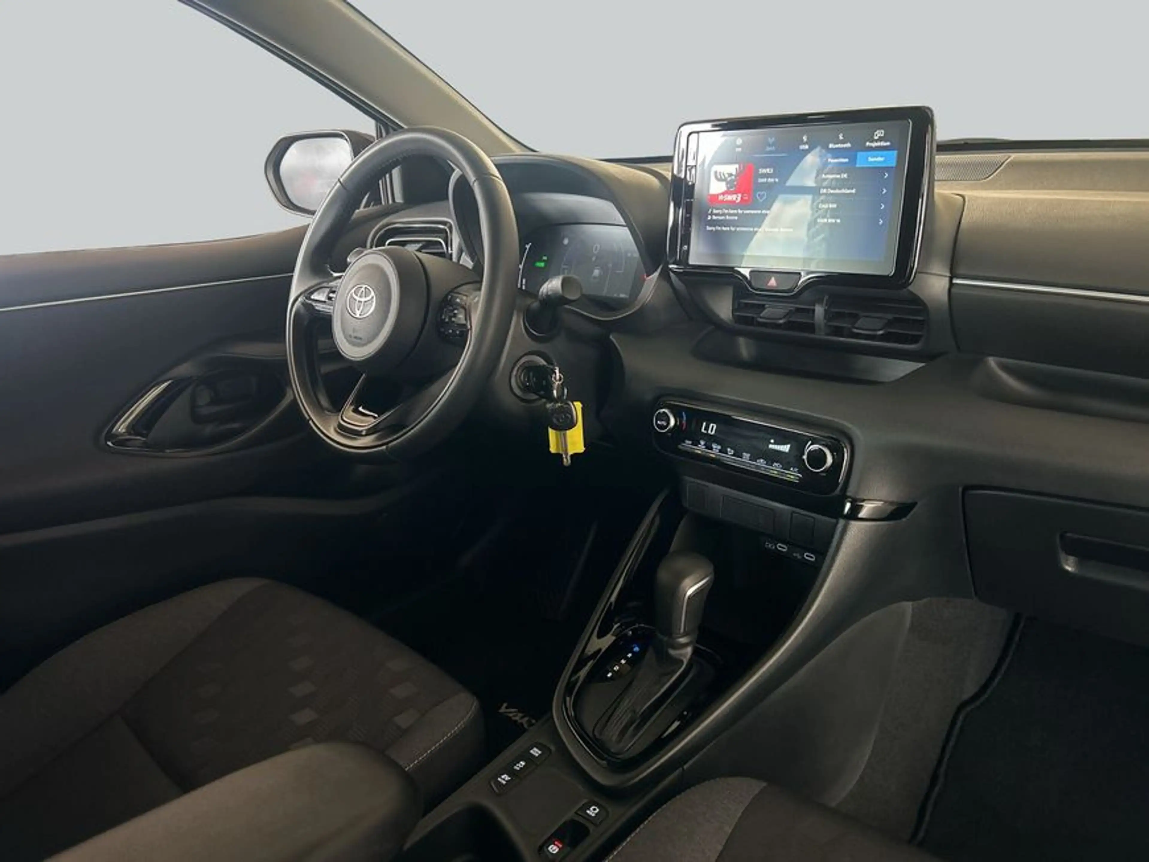 Toyota Yaris Hybrid 116 1.5 VVT-i Teamplayer — photo 15
