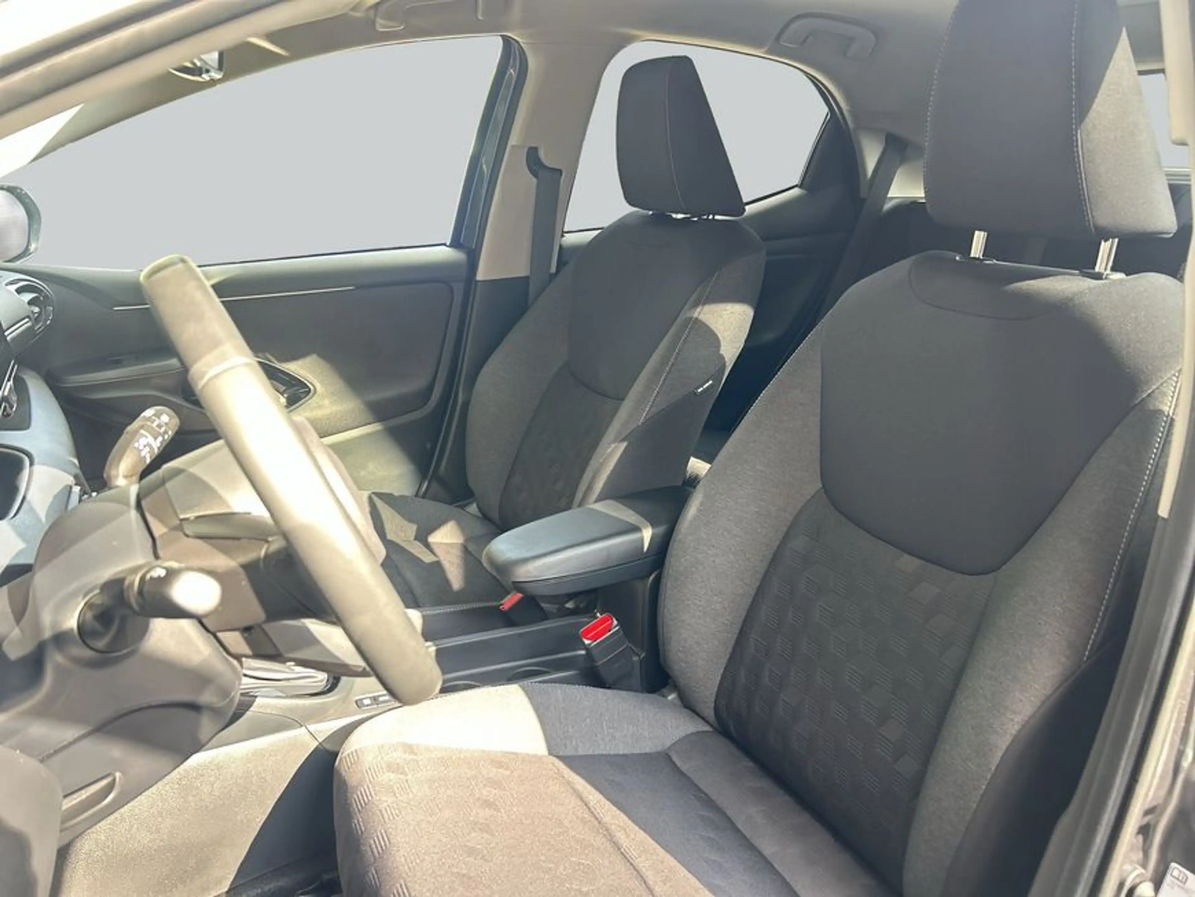 Toyota Yaris Hybrid 116 1.5 VVT-i Teamplayer — photo 10