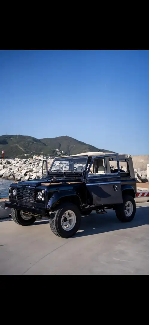Land Rover Defender 90 2.5 td5 E Soft Top Custom Heritage Restomod - 1