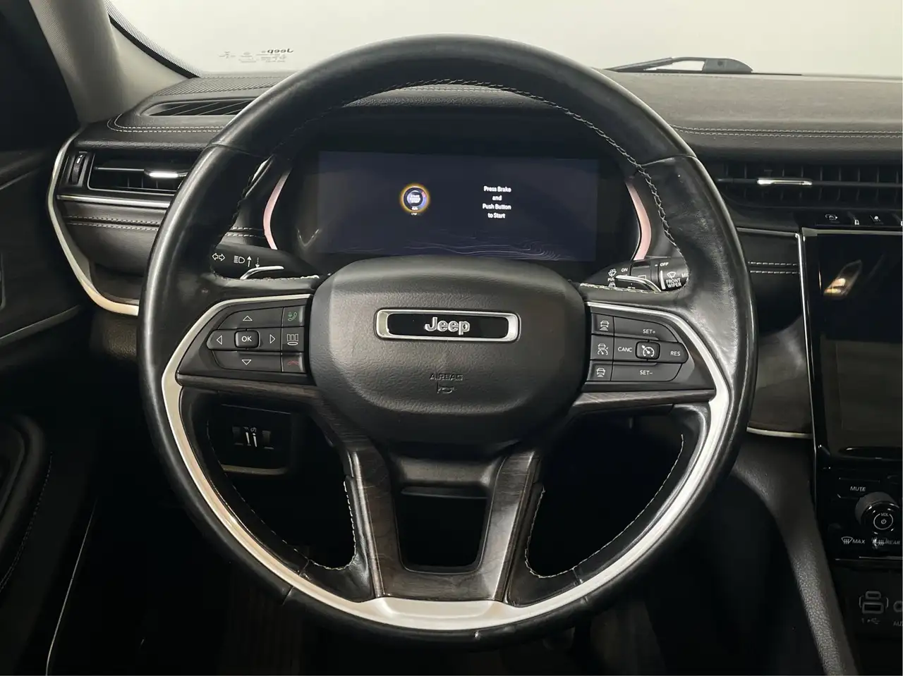 Jeep Grand Cherokee снимка Jeep Grand Cherokee