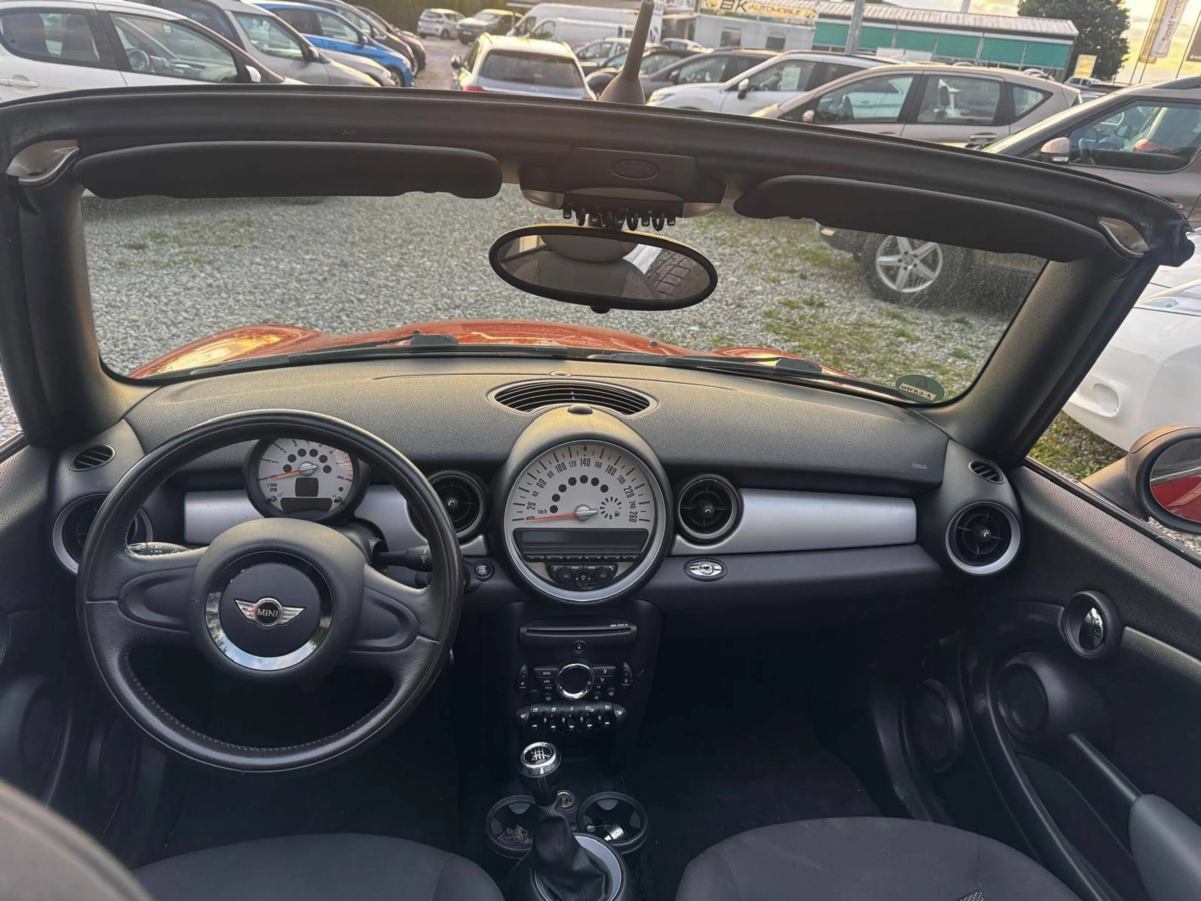 MINI One Cabrio One  Bixenon PDC 8fach bereift Scheckheftgepflegt — photo 9