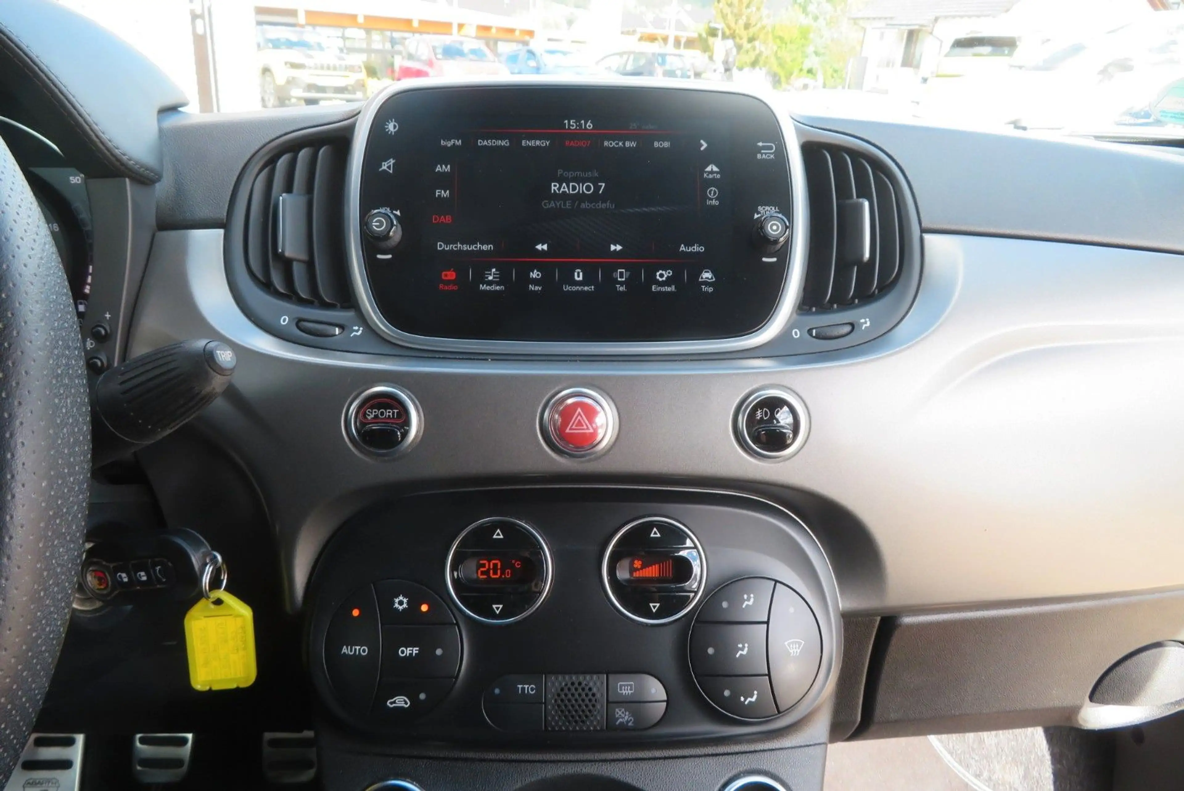Abarth 595C Pista 1.4 T-Jet 160PS — photo 12