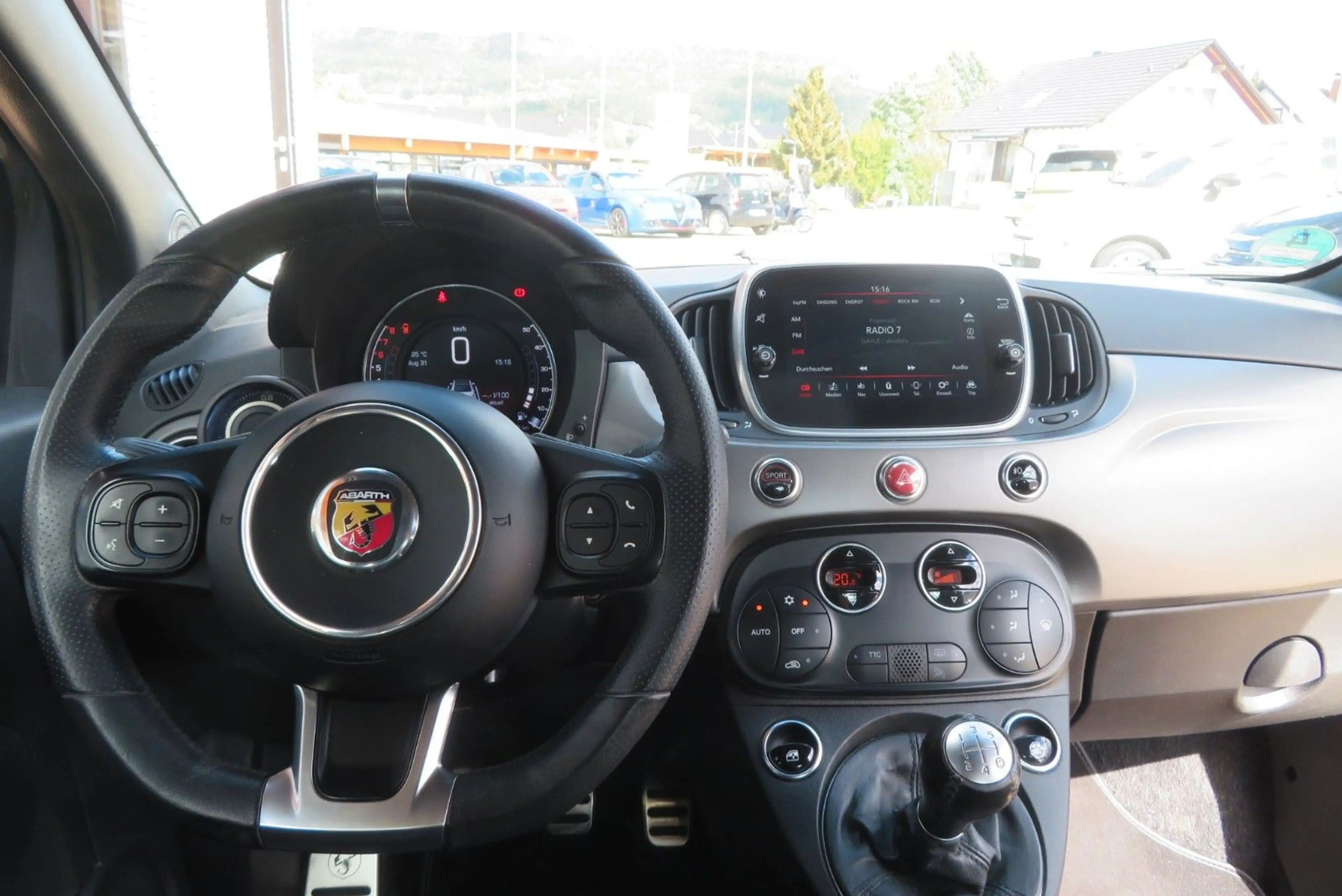 Abarth 595C Pista 1.4 T-Jet 160PS — photo 11
