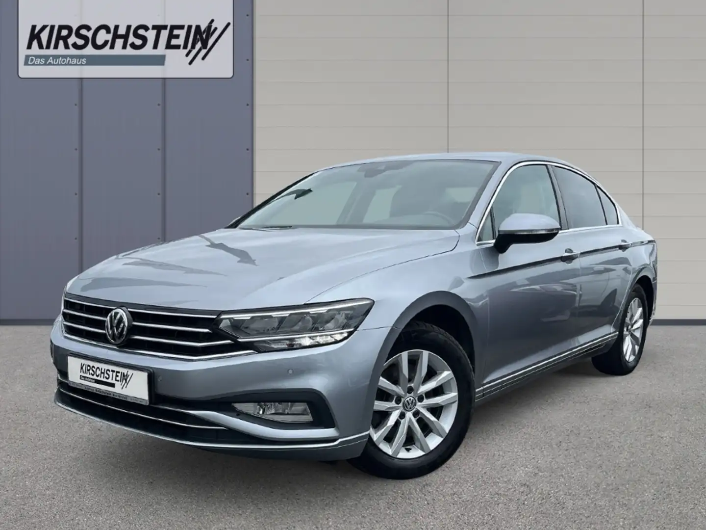 Volkswagen Passat Limousine Business 1.5 TSI BMT Parklenkass. Srebrny - 1