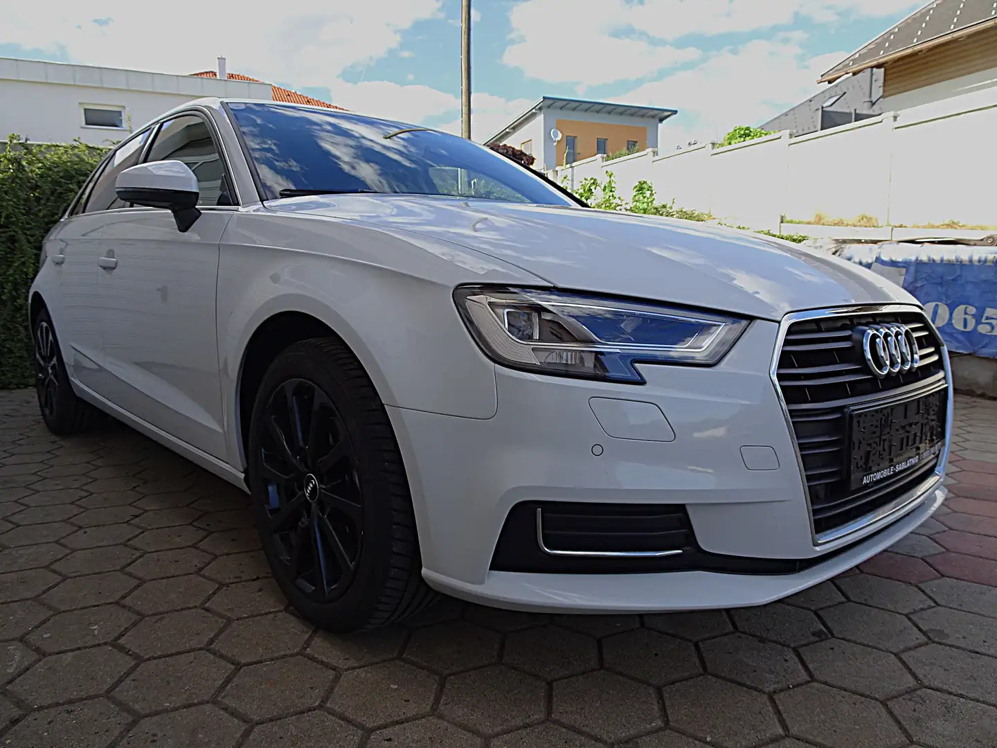 Audi A3 SB S-tronic 1,6 TDI Design Weiß - 1
