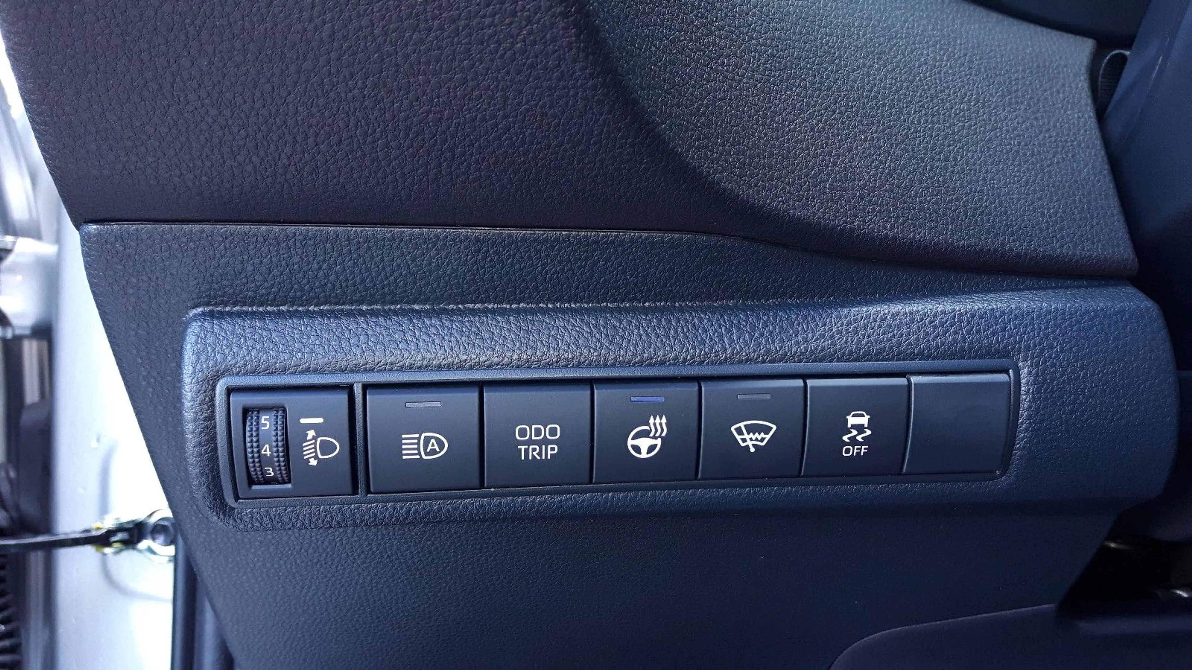 Suzuki Swace 1.8 Hybrid CVT Comfort+ — photo 8