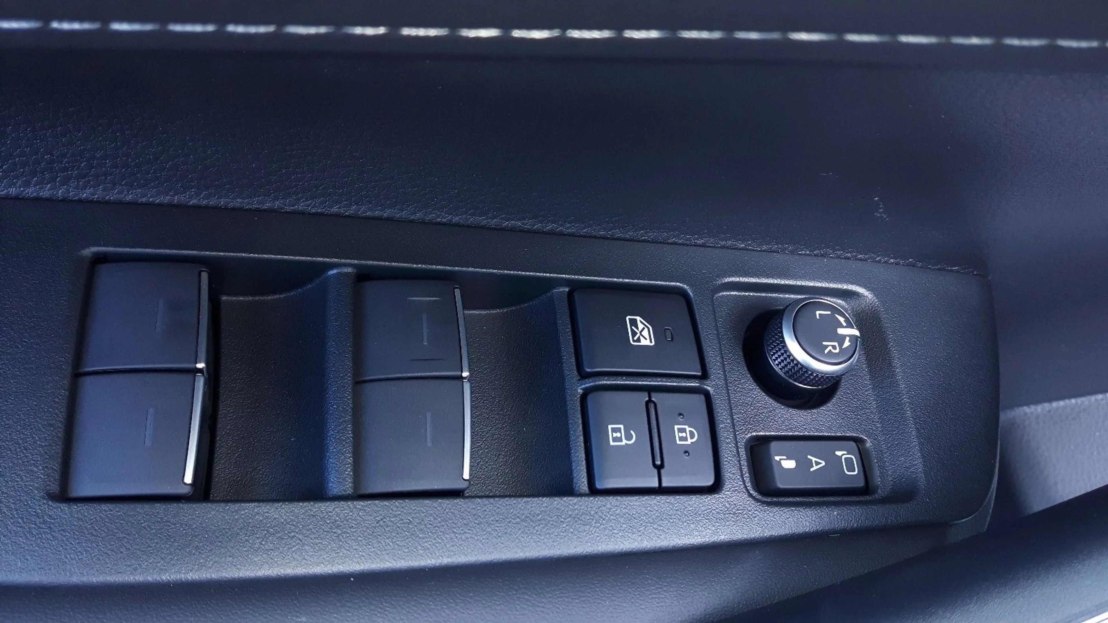 Suzuki Swace 1.8 Hybrid CVT Comfort+ — photo 7