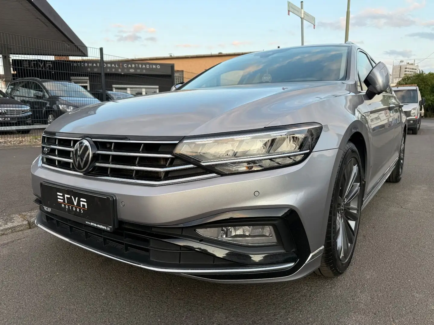 Volkswagen Passat Variant Passat 2.0 TDI Variant Business | R LINE Argent - 2
