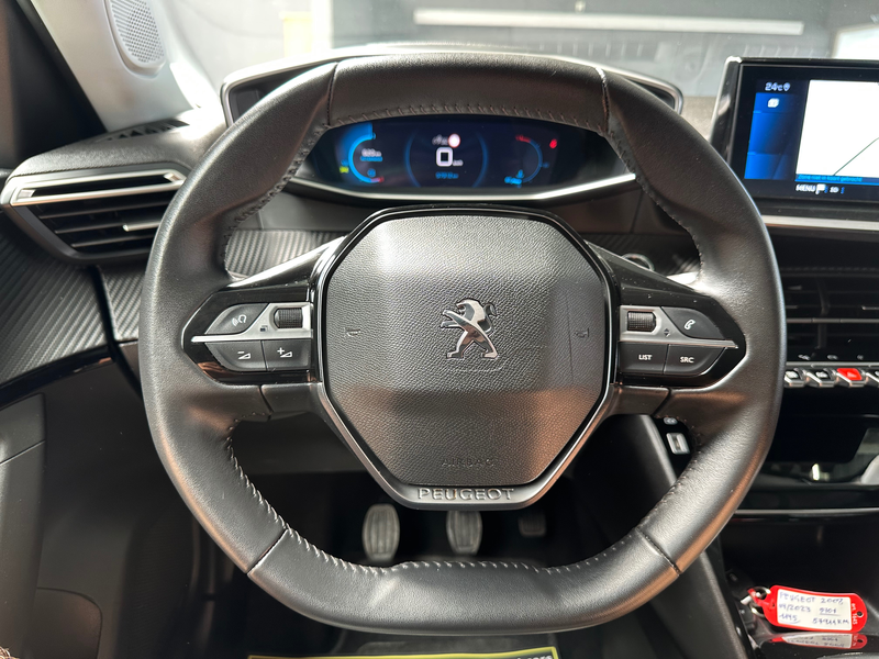 Peugeot 2008 2008 1.5 BlueHDi Allure Pack — photo 10