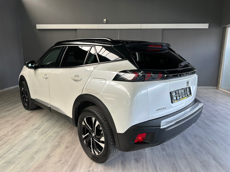 Peugeot 2008 2008 1.5 BlueHDi Allure Pack — photo 4