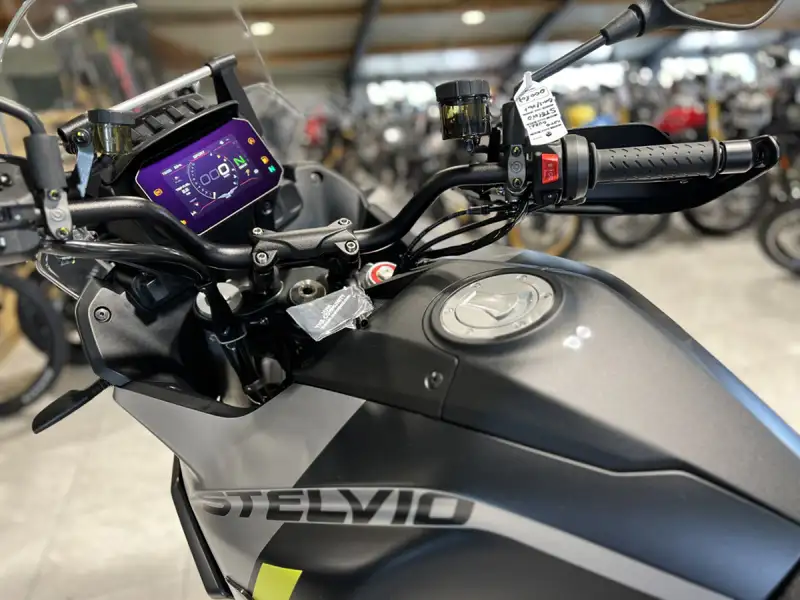 Moto Guzzi Stelvio - foto 6